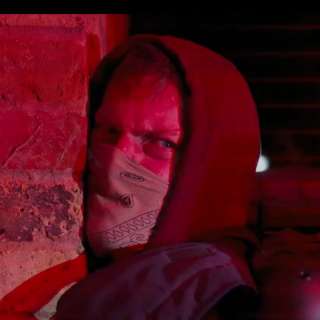 Статья — Интересные факты про фильм «Бегущий человек» 2025 года